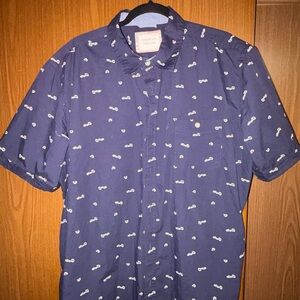 American Eagle Outfitters Men's Blue Shirt with White Design